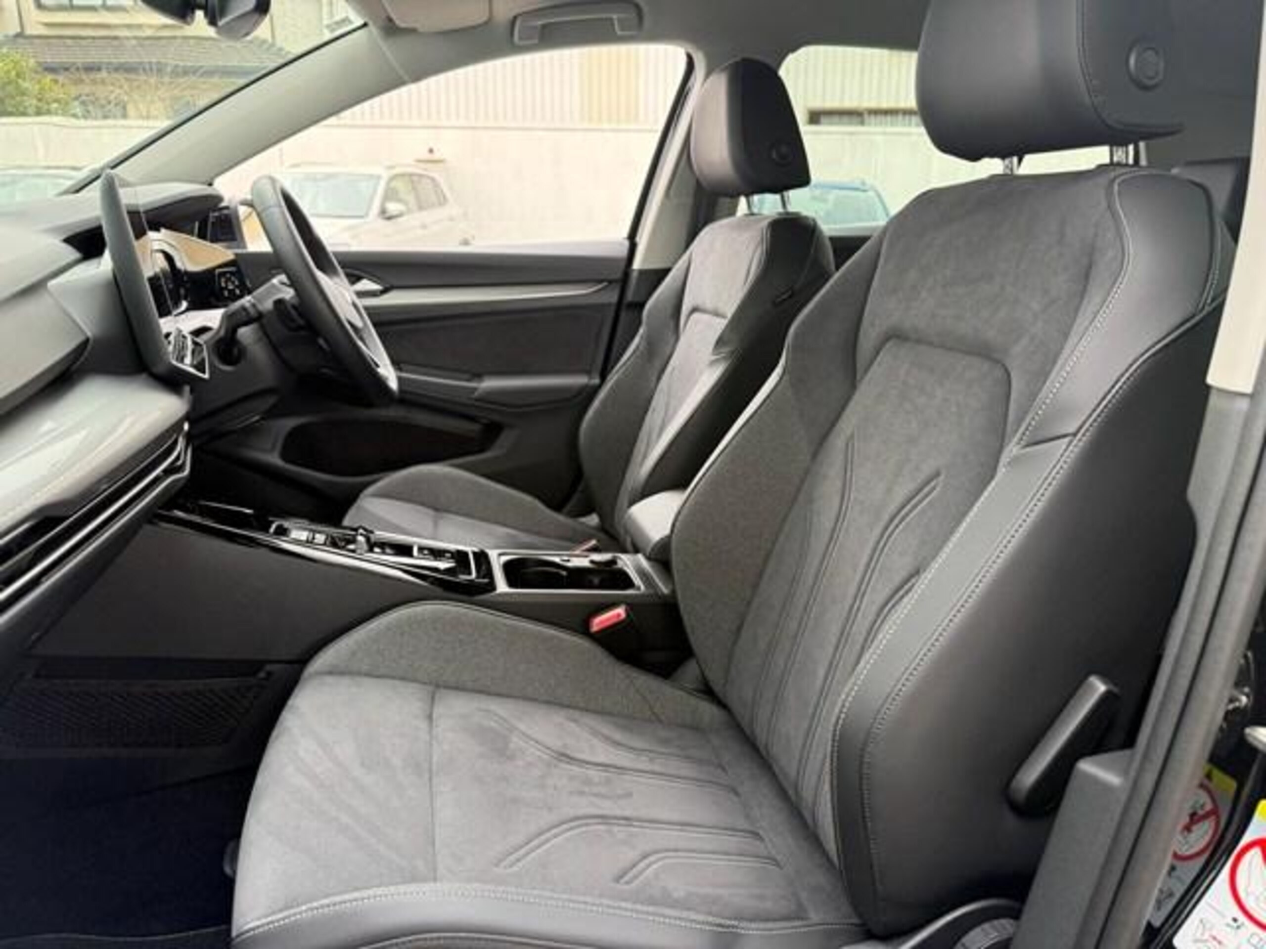 Volkswagen Golf eTSI Style Certified Used Car Non-Smoking Company Car No Navigation (Black) — photo 8