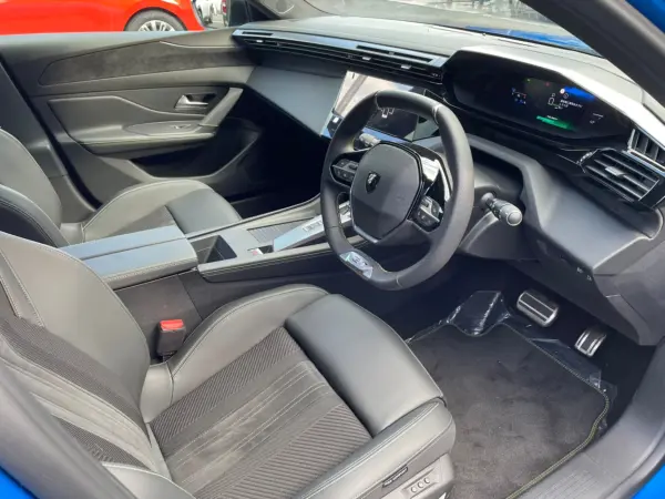 2025 Peugeot 308 — photo 3