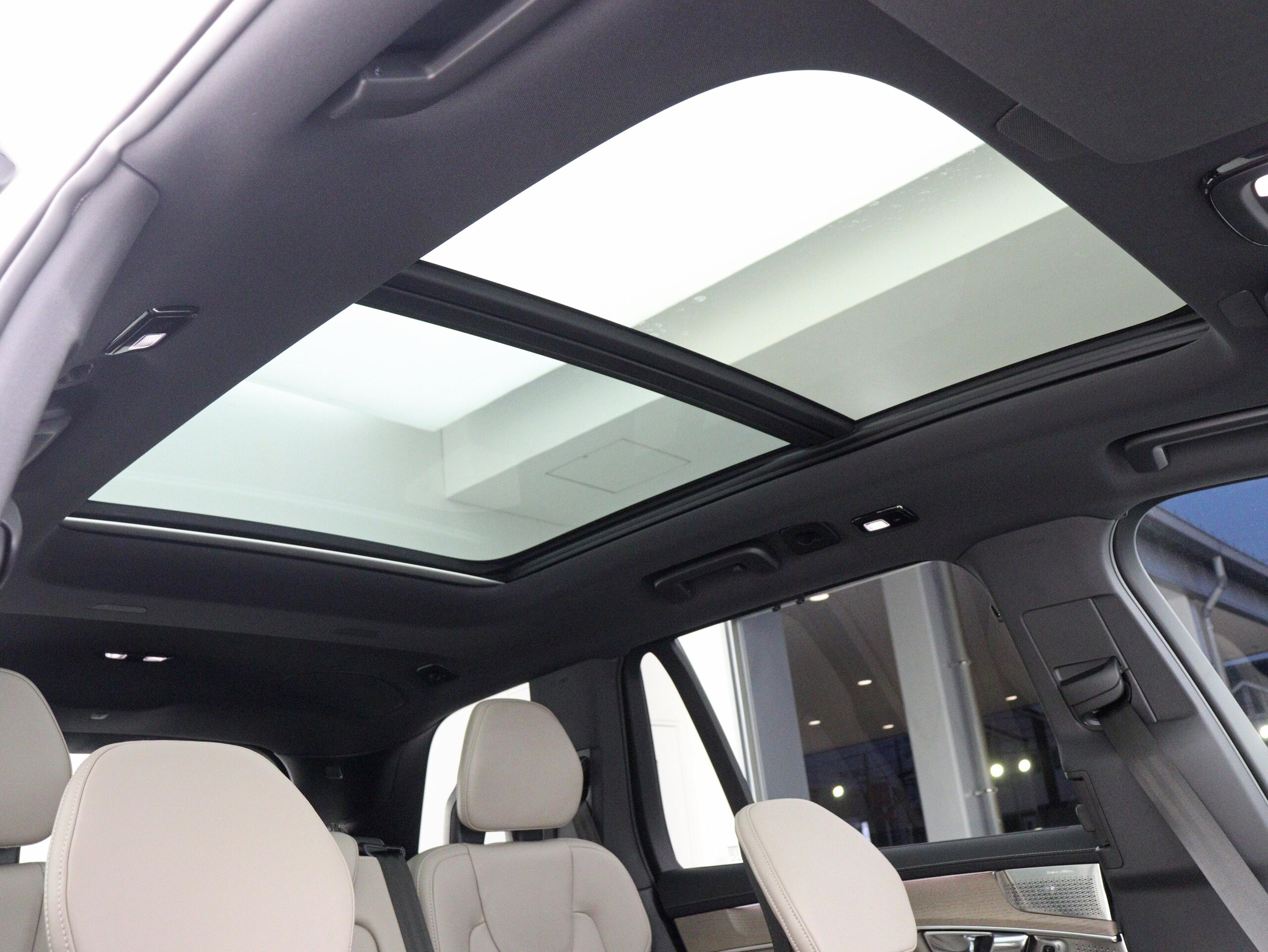 Volvo XC90 Ultimate B5 AWD 4WD Sunroof B&W Air Suspension 3-Row 7-Seater Google Built-in Dashcam 48V Cardamom Interior Front & 2nd Row Seat Heaters Steering Heater Relaxation Function Ventilation Function 20-inch AW — photo 7