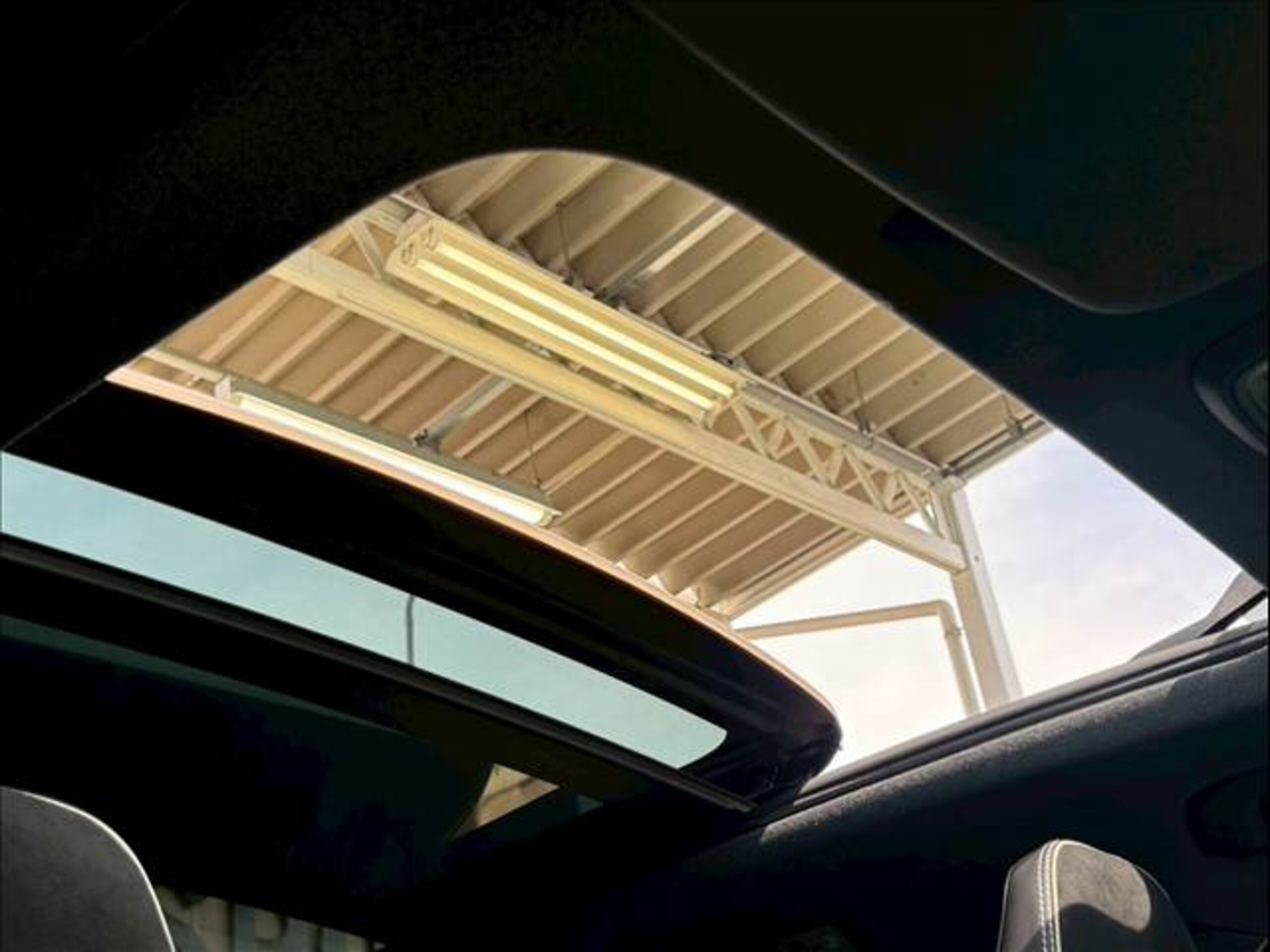 2021 Volvo Xc40 — photo 2