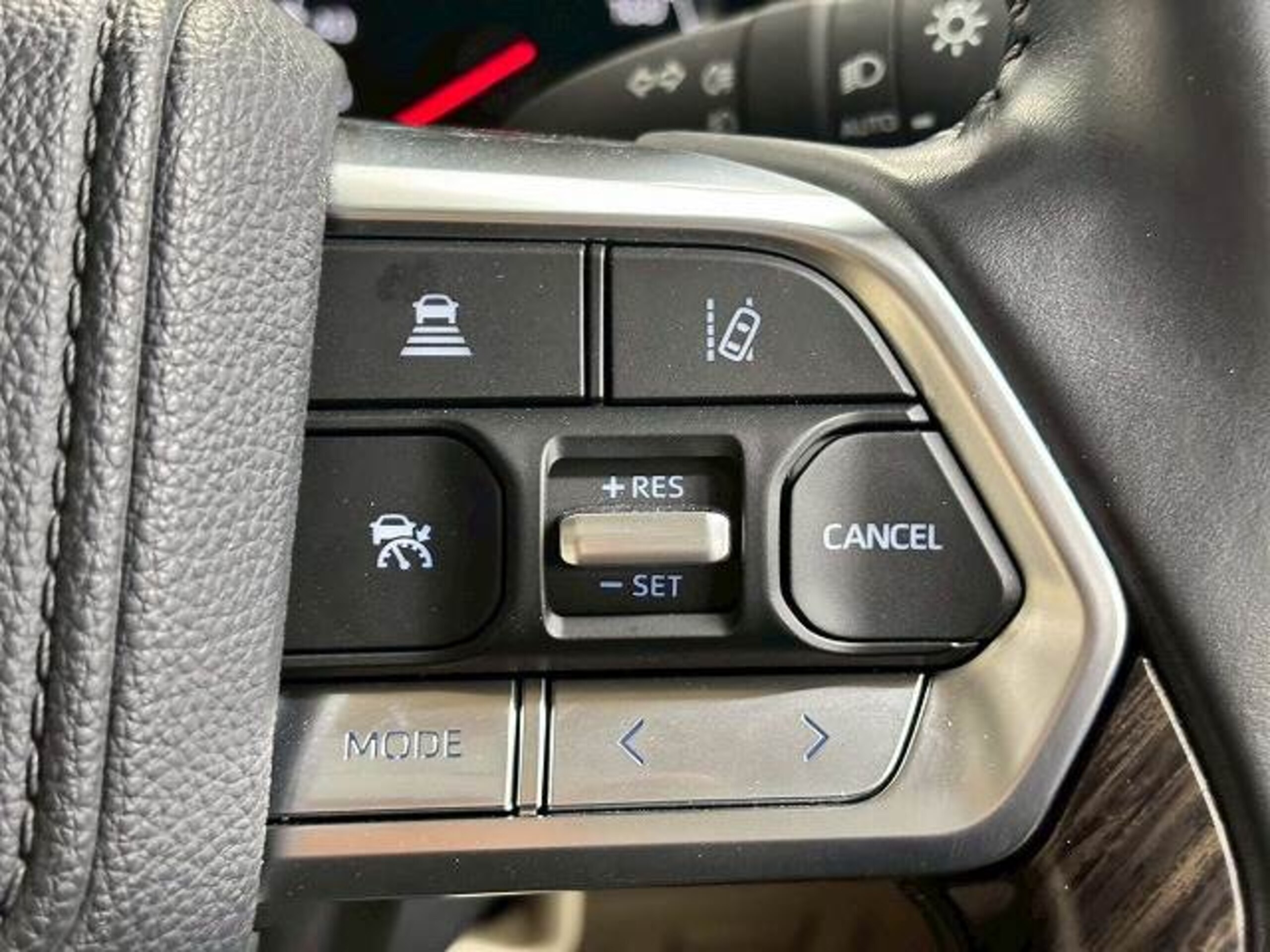 Toyota Land Cruiser 300 3.5 VX 4WD — photo 9