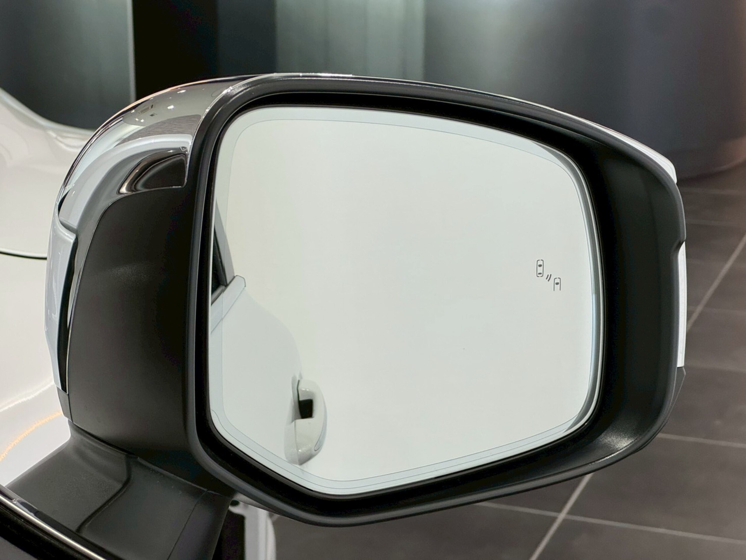 Toyota Land Cruiser 300 3.5 ZX 4WD — photo 7