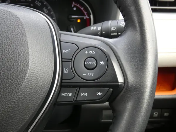 2021 Toyota  Rav4 — photo 2