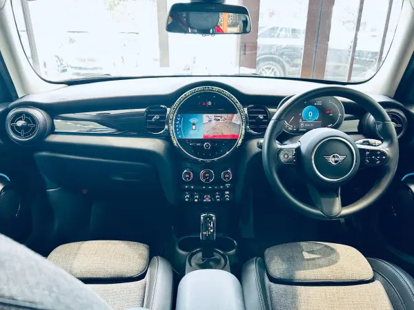 2023 Mini Cooper — photo 2