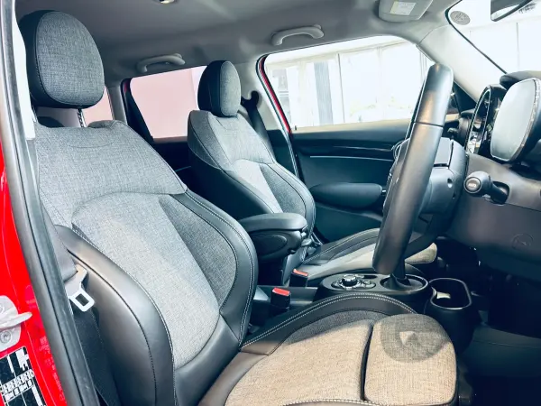 Mini Cooper D 5-Door Premium Plus Package DCT Pepper P Intelligent Safety ACC Genuine Display Audio Apple CarPlay Backup Camera Genuine 16-inch AW LED Headlights Clearance Sonar Half Leather Seat Heater Wireless Charging Smart Key (Chili Red) — photo 9