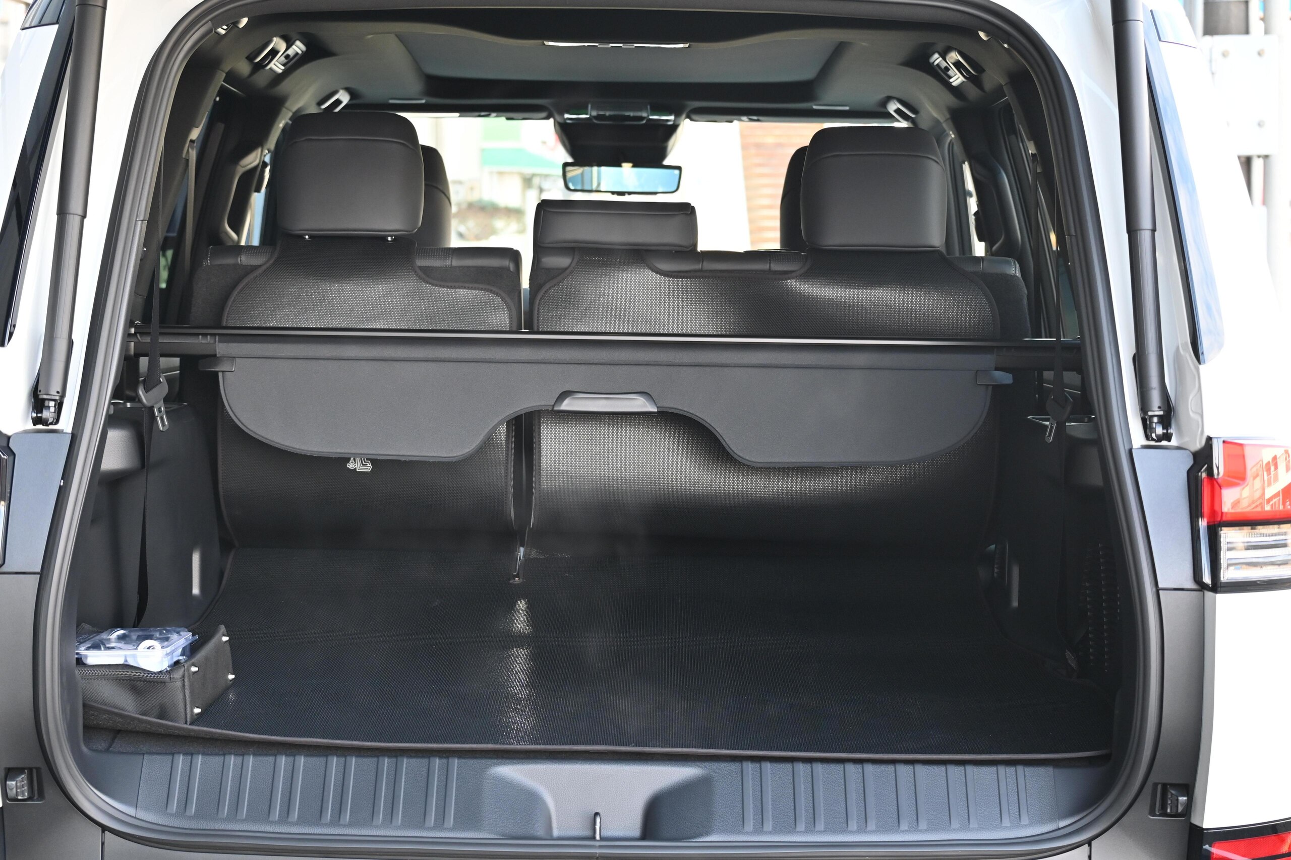 Lexus GX550 Version L 4WD Panoramic Roof Mark Levinson 14-inch Digital Inner Mirror (Pearl) — photo 9