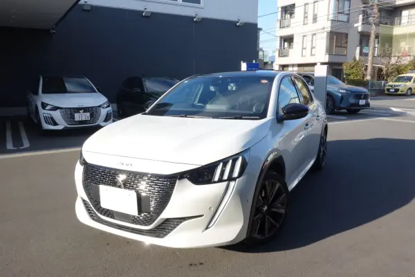 Peugeot 208GT Certified Used Car Warranty until March 2027, Genuine Navigation, Digital TV, Drive Recorder, ETC, Seat Heater, Automatic Emergency Braking, LED Headlights, Backup Camera, CarPlay & Android Auto (White)