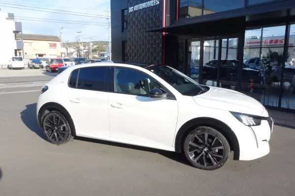 2023 Peugeot 208 — photo 2