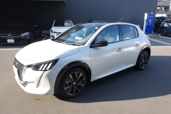 2023 Peugeot 208 — photo 3