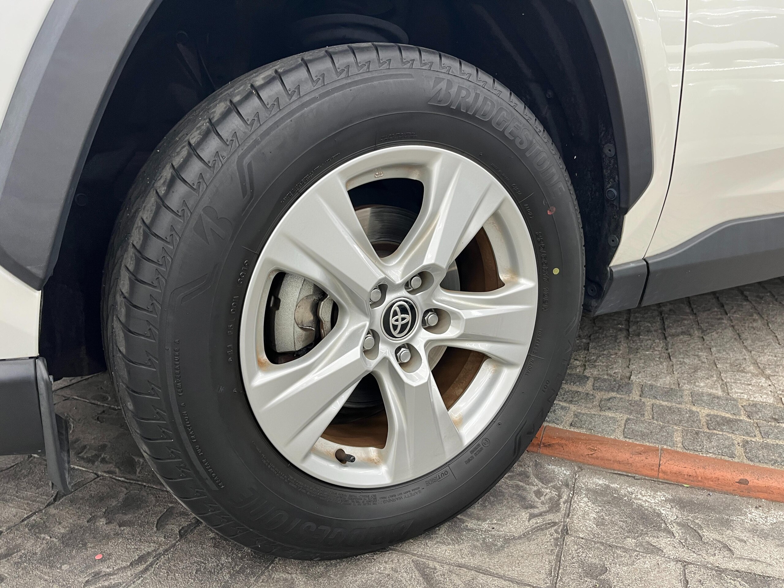 Toyota RAV4 2.5 Hybrid X E-Four 4WD — photo 9