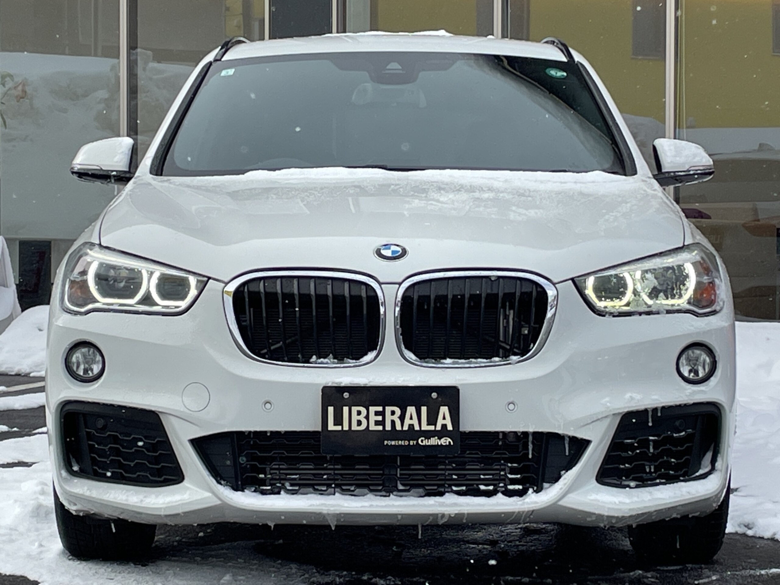 BMW X1 xDrive 20i M Sport 4WD with Advanced Active Safety Package, Highline Package, Head-Up Display, Active Cruise Control, Perforated Dakota Leather Seats, Factory Navigation, Rear Camera, ETC, Tokai Sourced (Alpine White III) — photo 9
