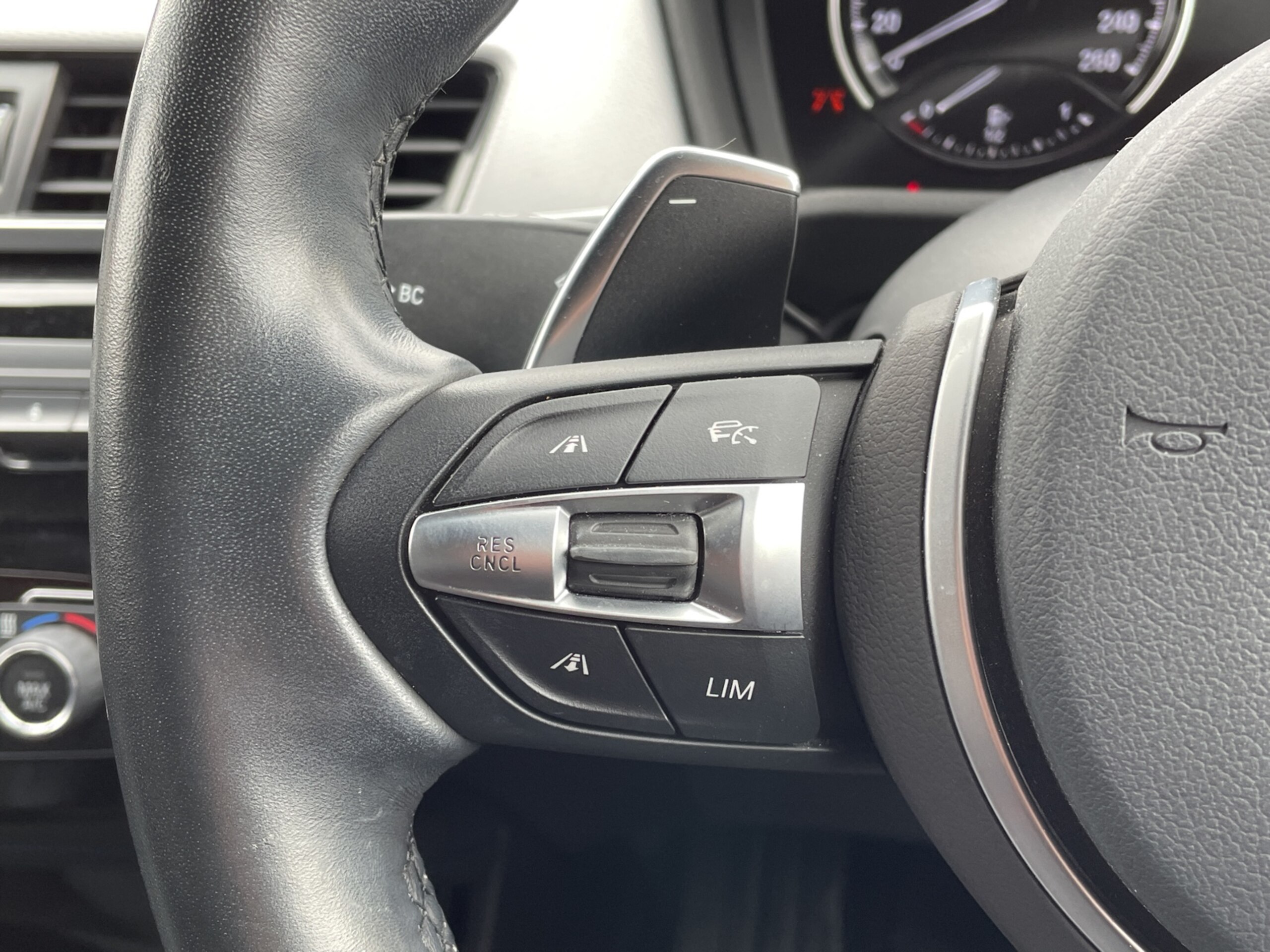 BMW X1 xDrive 20i M Sport 4WD with Advanced Active Safety Package, Highline Package, Head-Up Display, Active Cruise Control, Perforated Dakota Leather Seats, Factory Navigation, Rear Camera, ETC, Tokai Sourced (Alpine White III) — photo 7