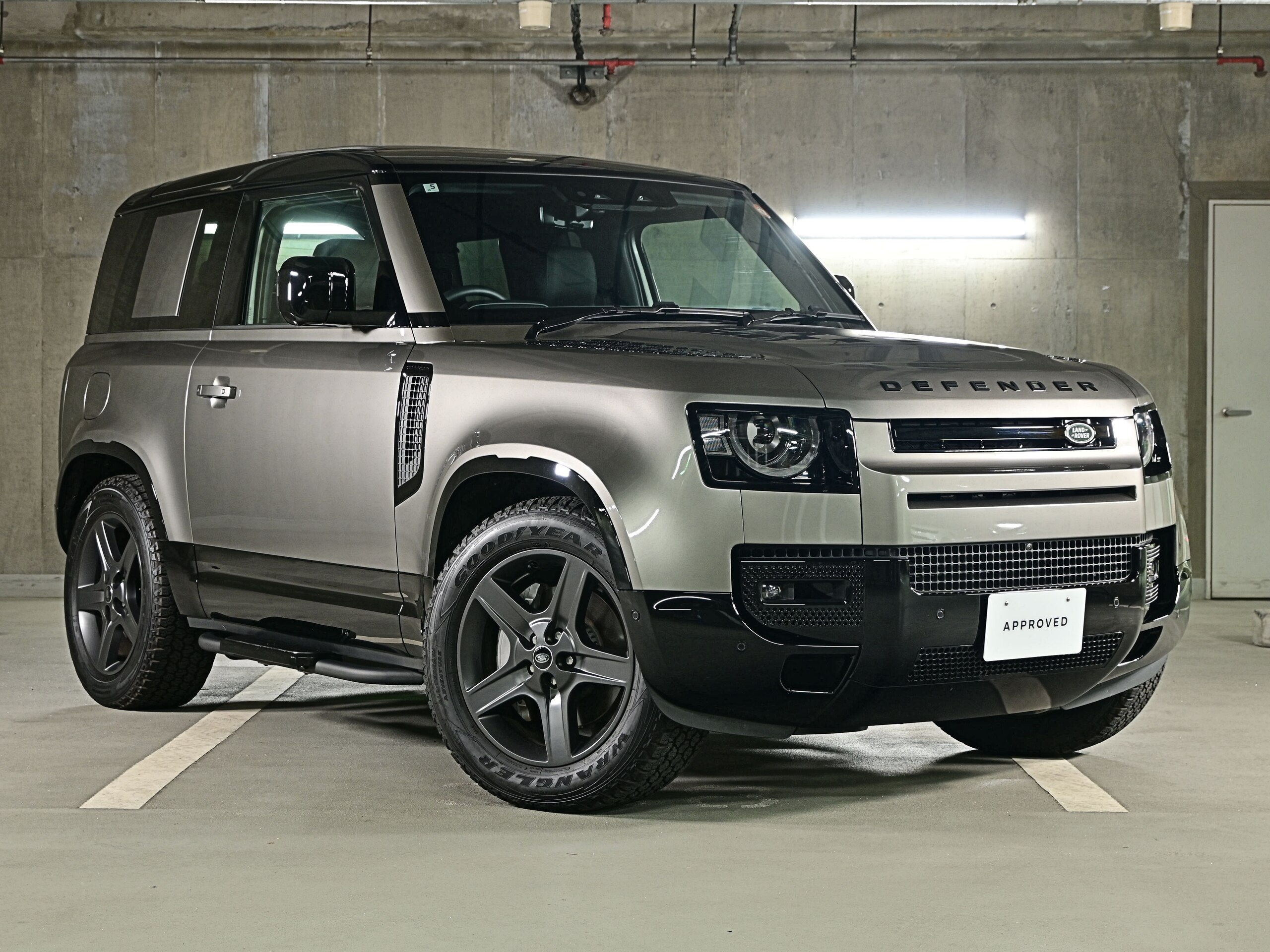 Land Rover Defender 90 X-Dynamic HSE 3.0L D350 Diesel Turbo 4WD