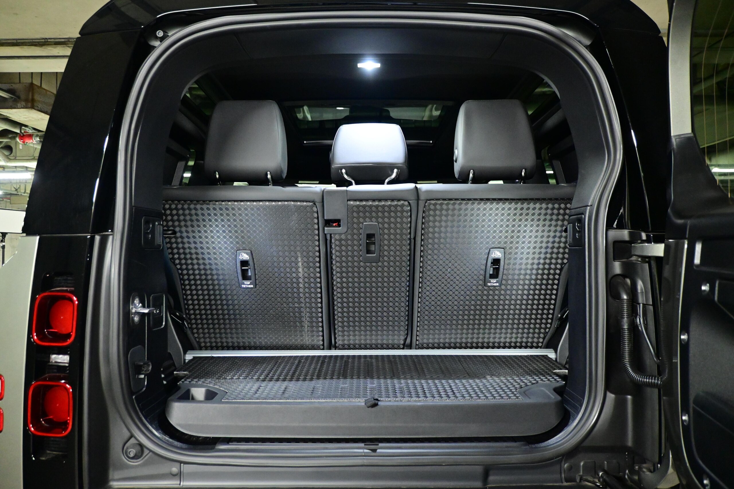 Land Rover Defender 90 X-Dynamic HSE 3.0L D350 Diesel Turbo 4WD — photo 7