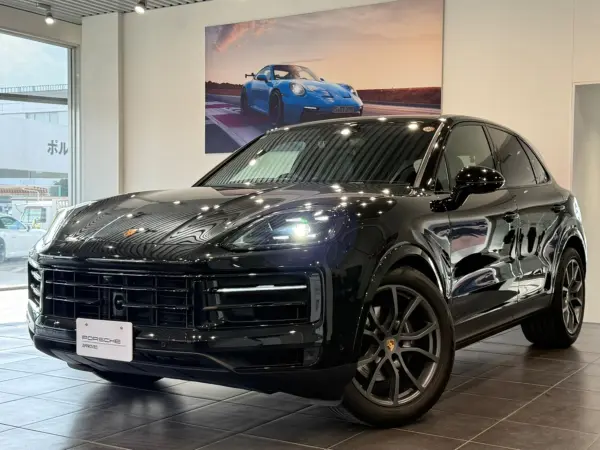 2023 Porsche Cayenne — photo 2