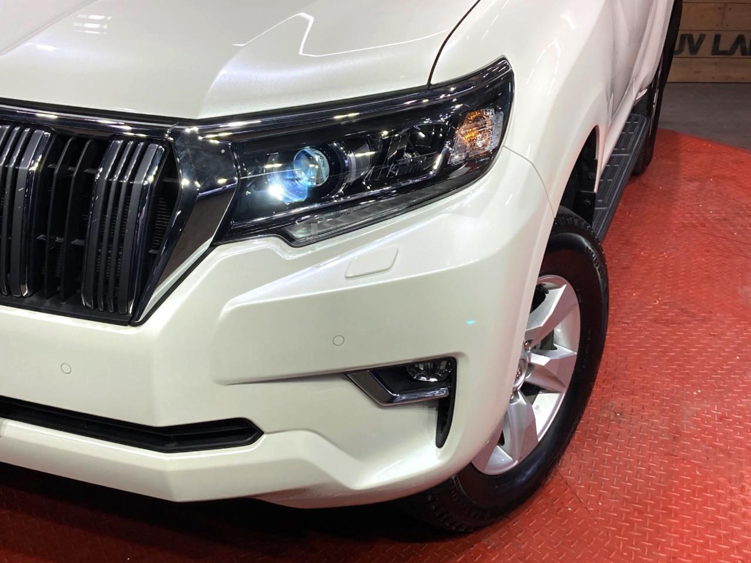 Toyota Land Cruiser Prado 2.7 TX L Package 4WD — photo 8