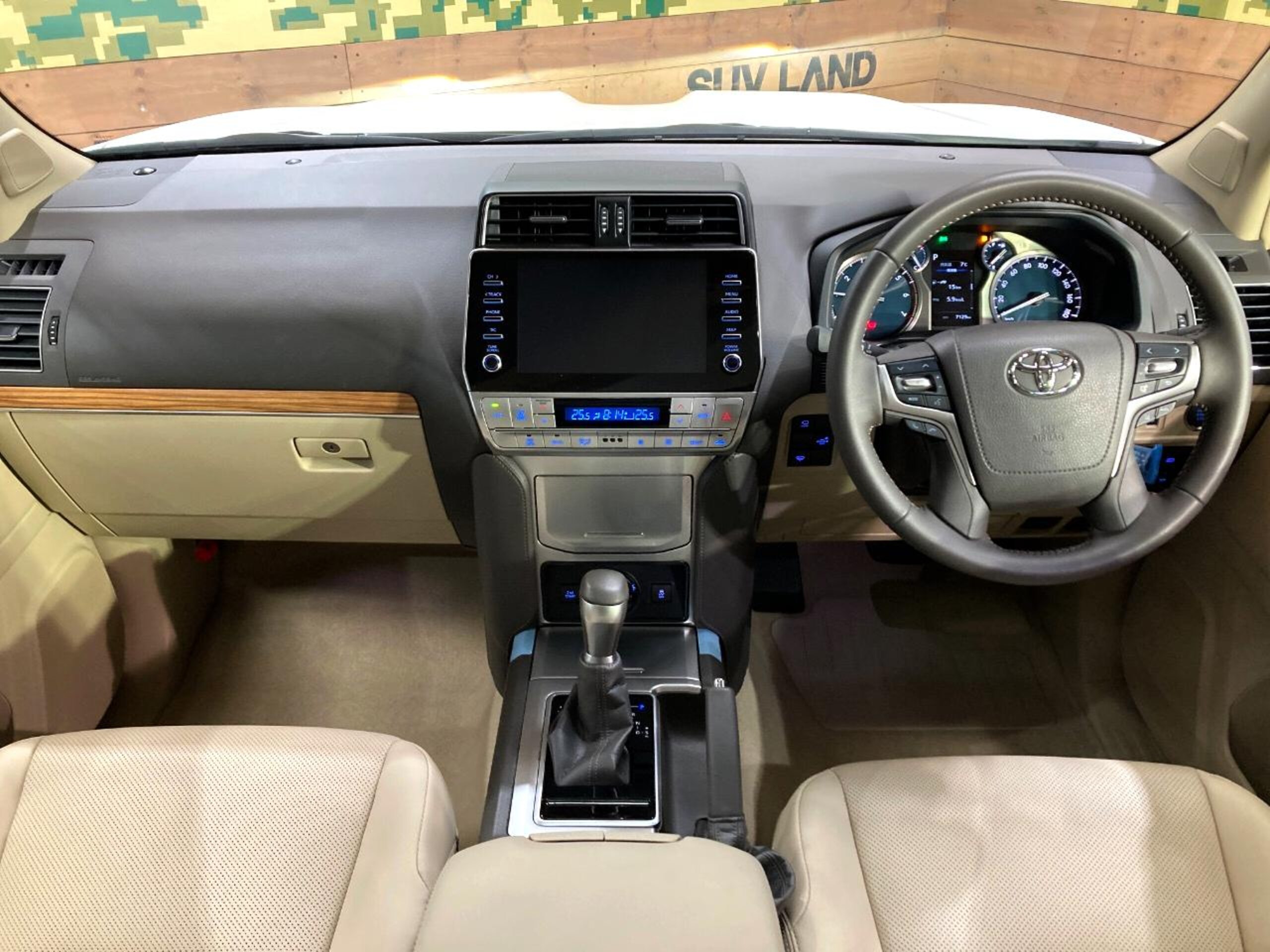 2024 Toyota Landcruiser Prado — photo 2