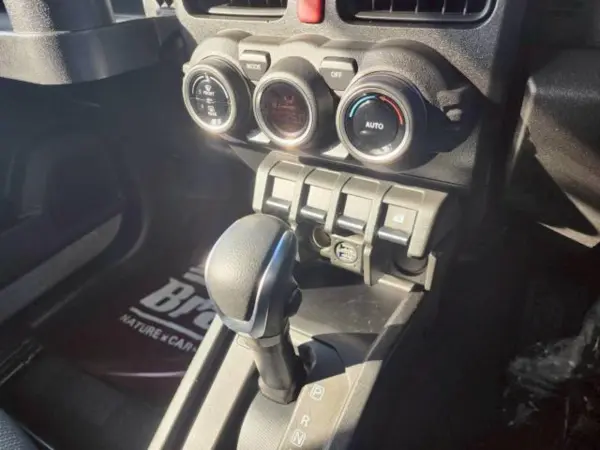 Suzuki Jimny Sierra 1.5 JC 4WD — photo 7