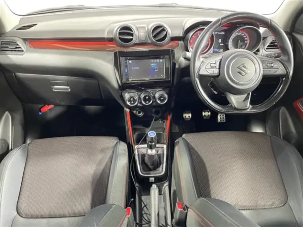 2021 Suzuki Swift — photo 2