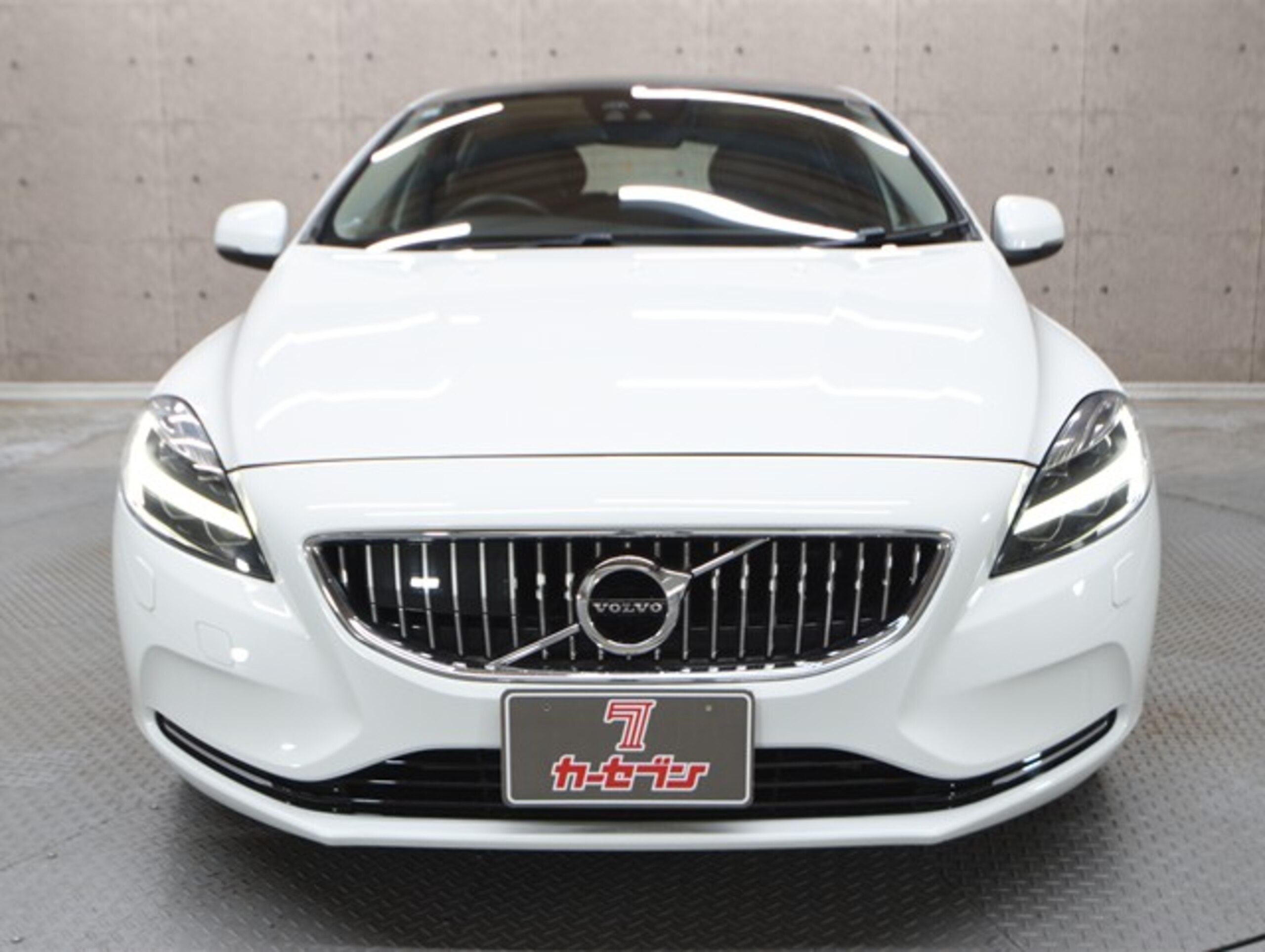 Volvo V40 T3 Inscription Final Model — photo 9