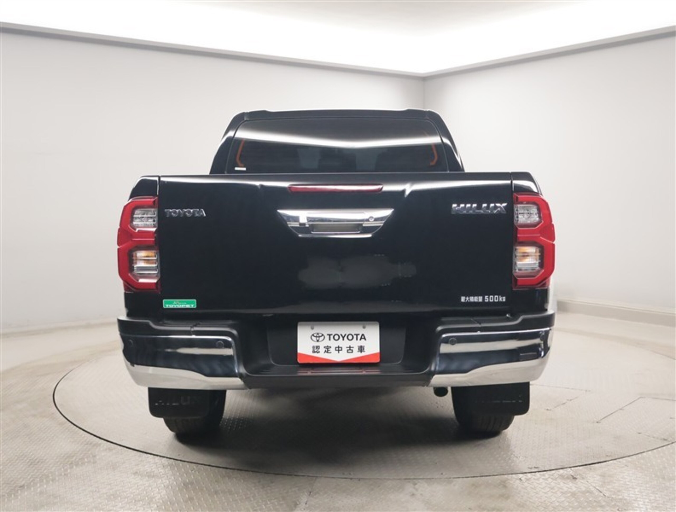 2023 Toyota Hilux — photo 2