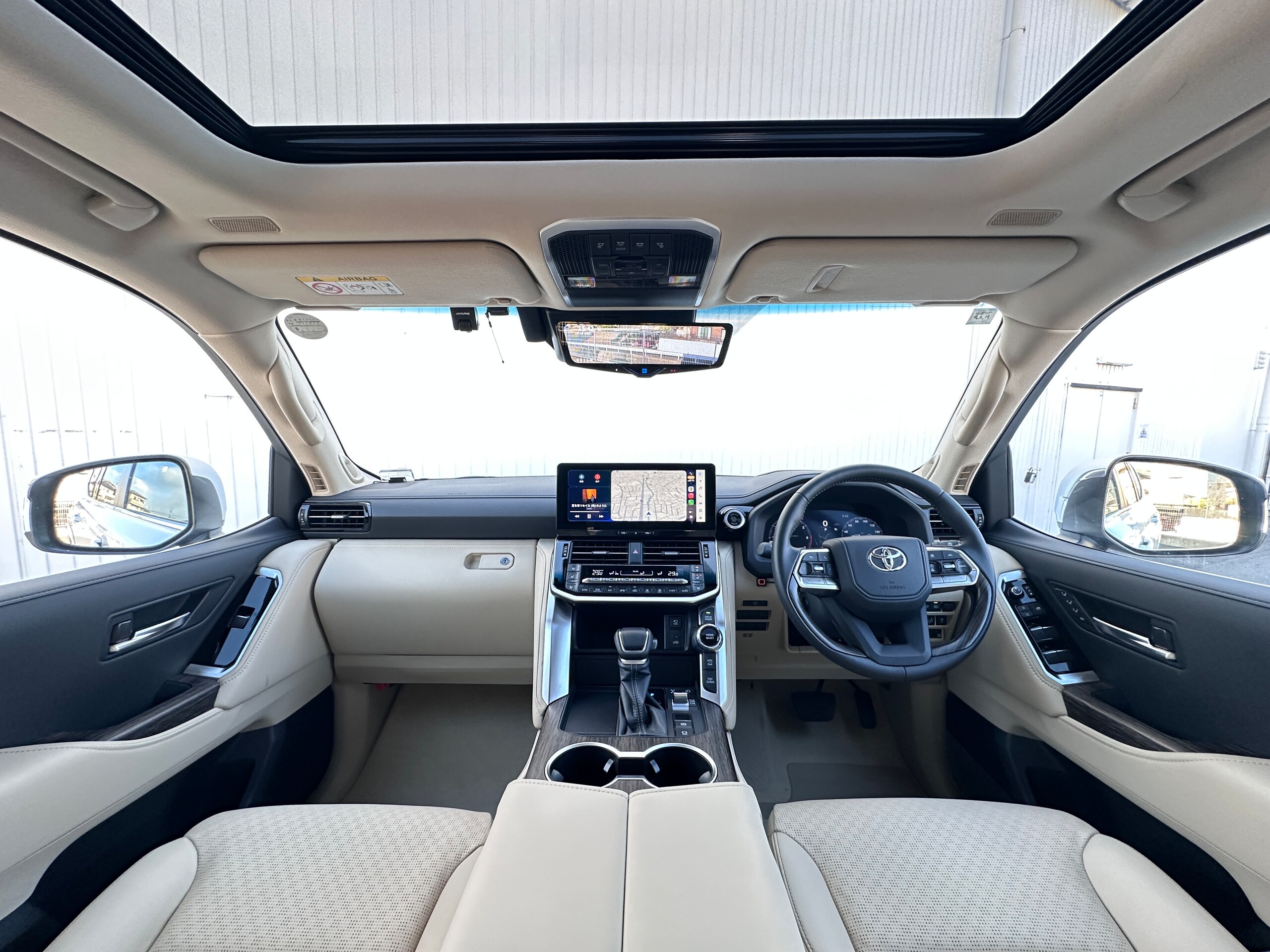 2025 Toyota Landrcuiser 300 — photo 2