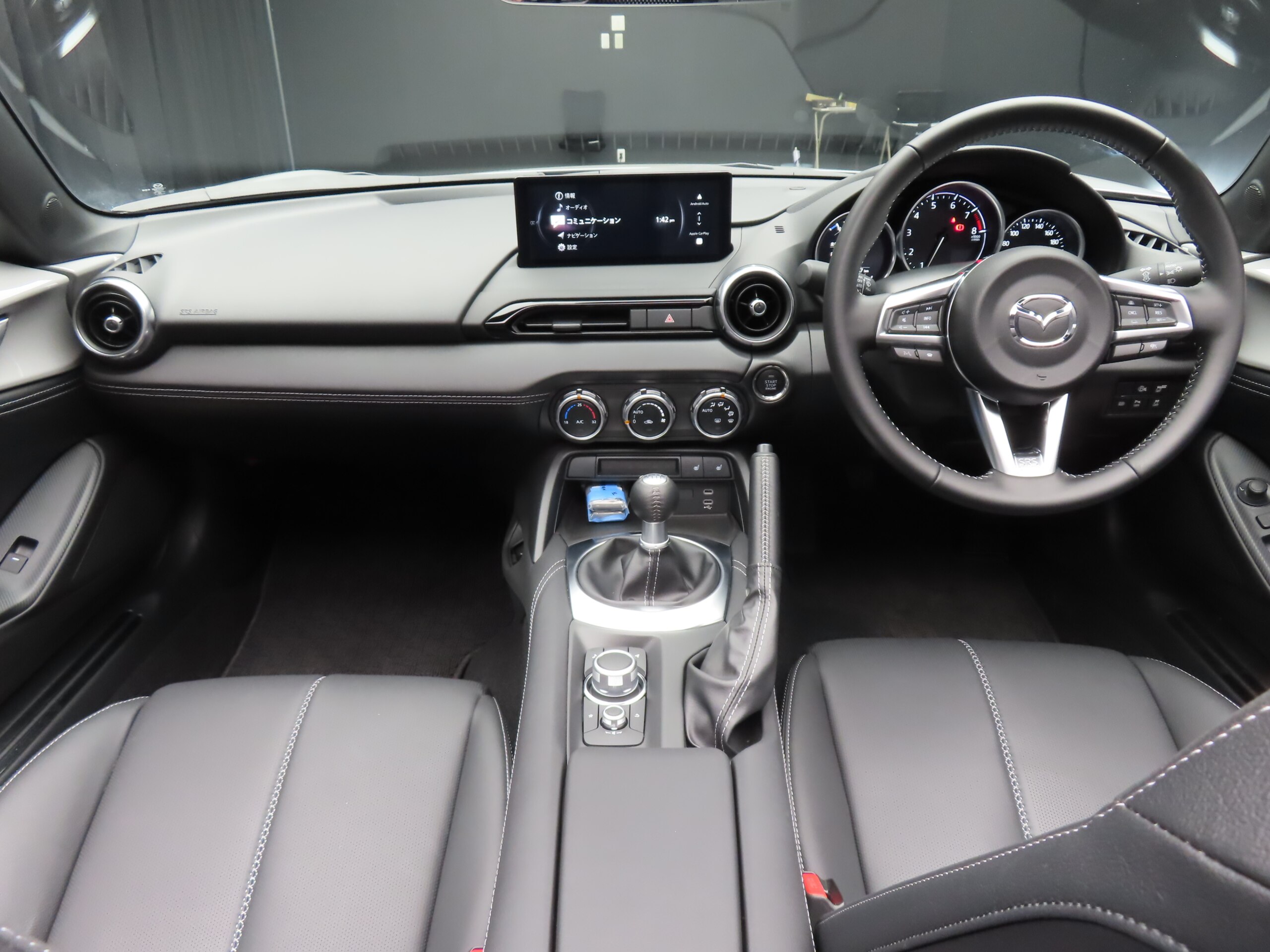 2025 Mazda Roadster — photo 3