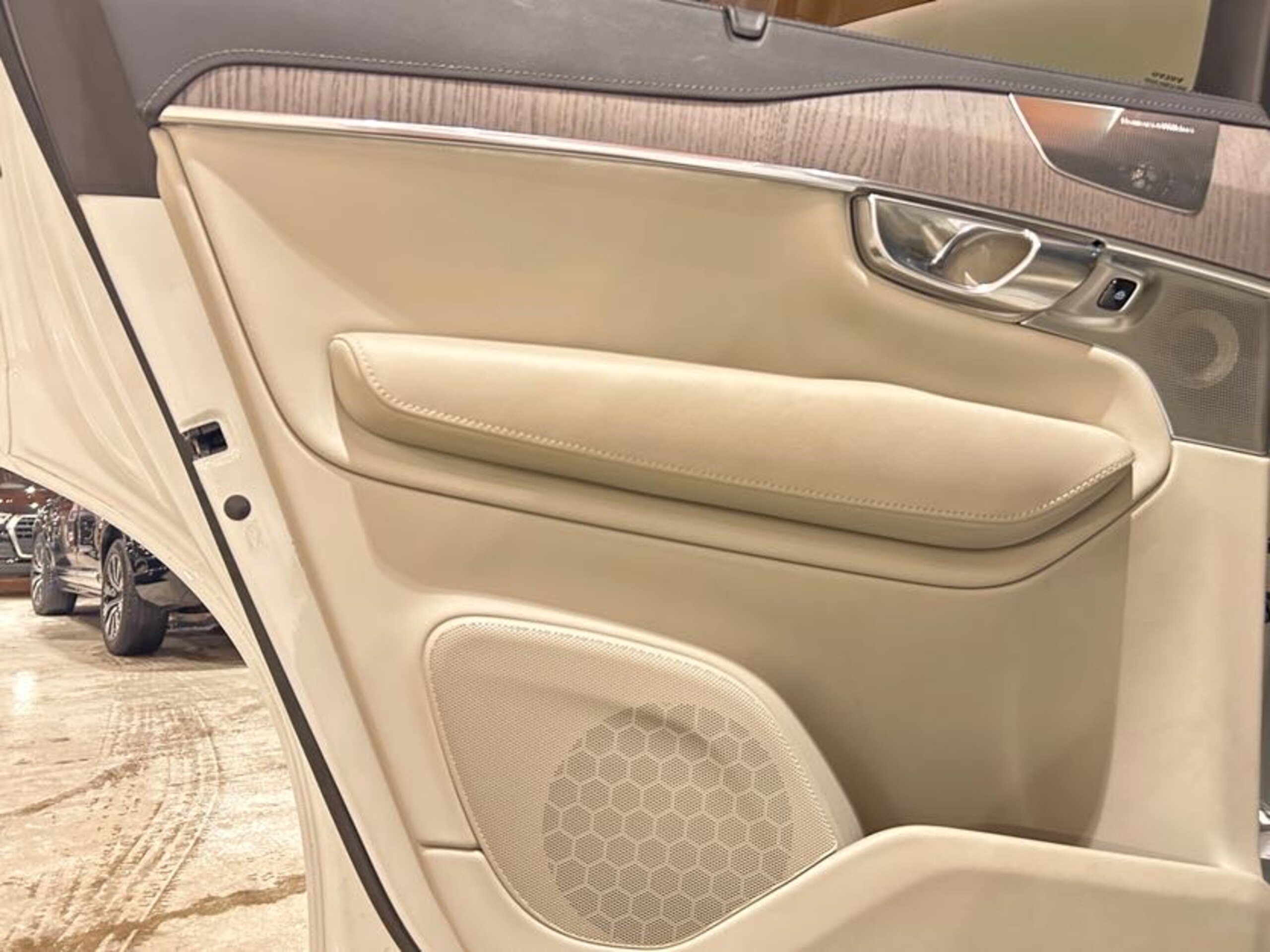 Volvo XC90 B6 AWD Inscription 4WD — photo 8