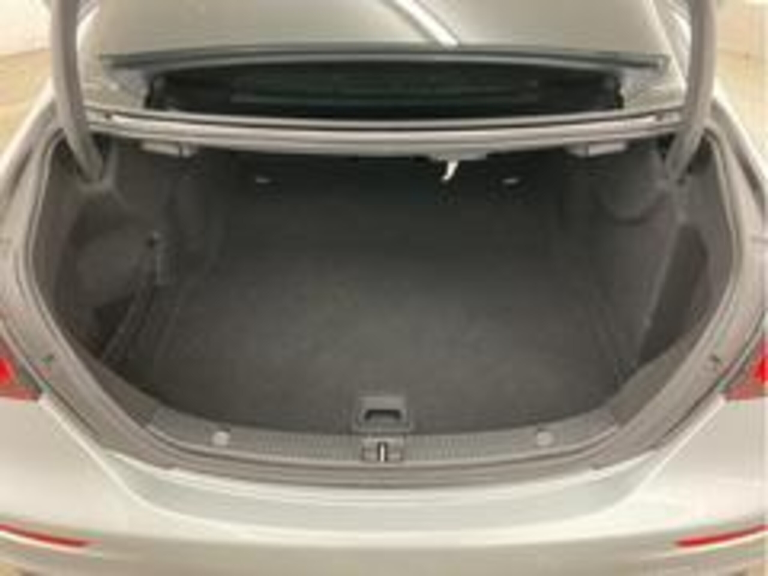 Mercedes-Benz E-Class E200 Sport (BSG Model) — photo 7