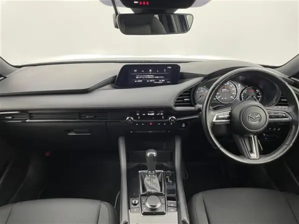 2022 Mazda 3 Fastback — photo 2