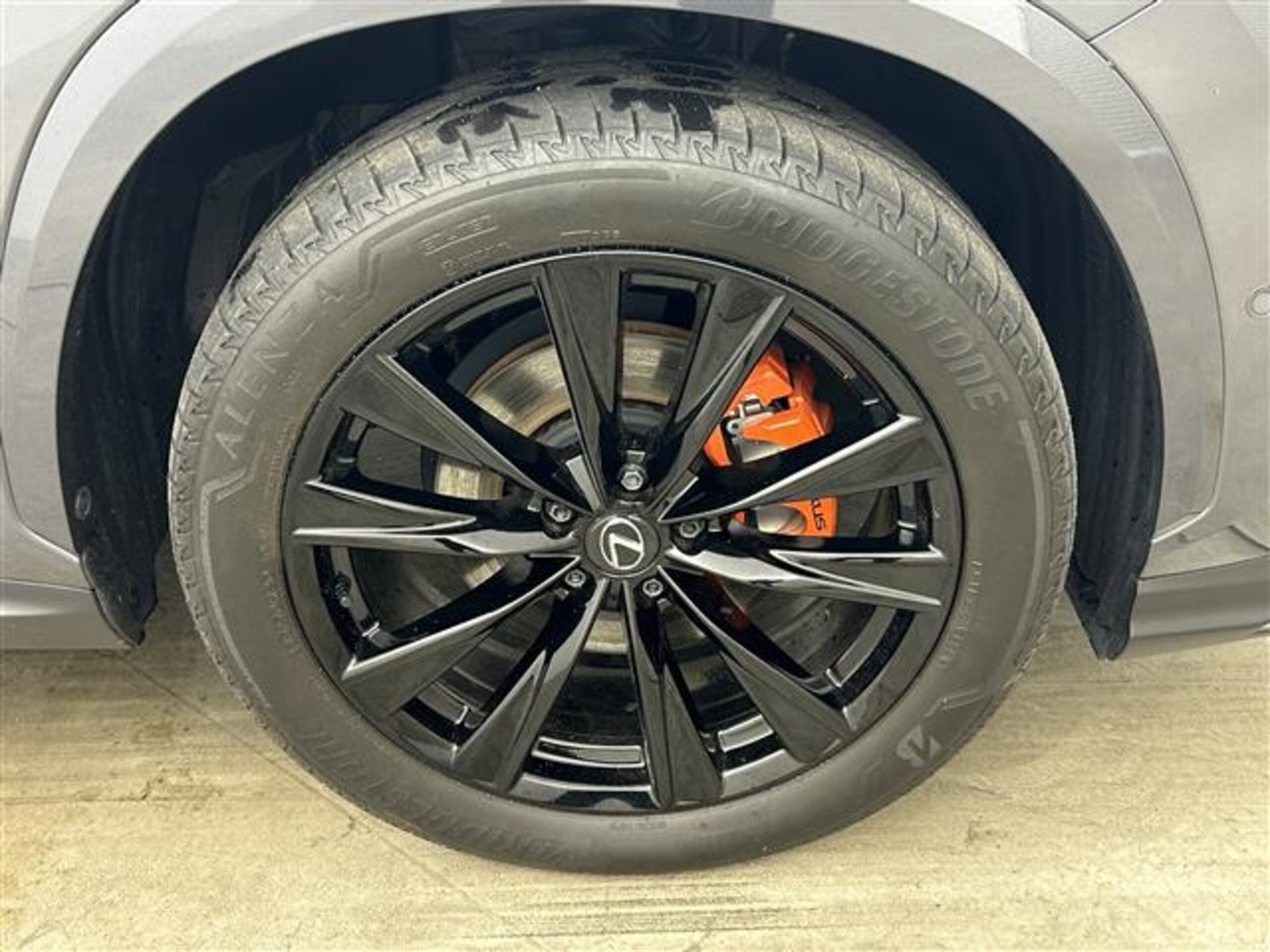 Lexus NX 350h F Sport — photo 8