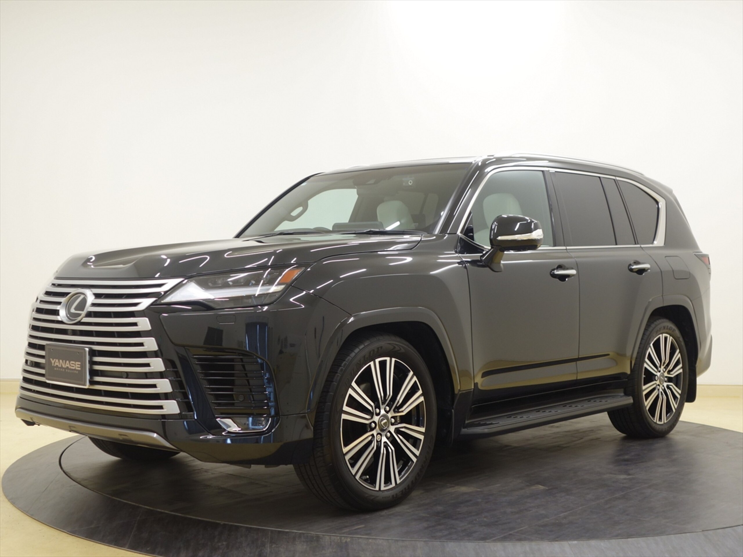 Lexus LX600 4WD