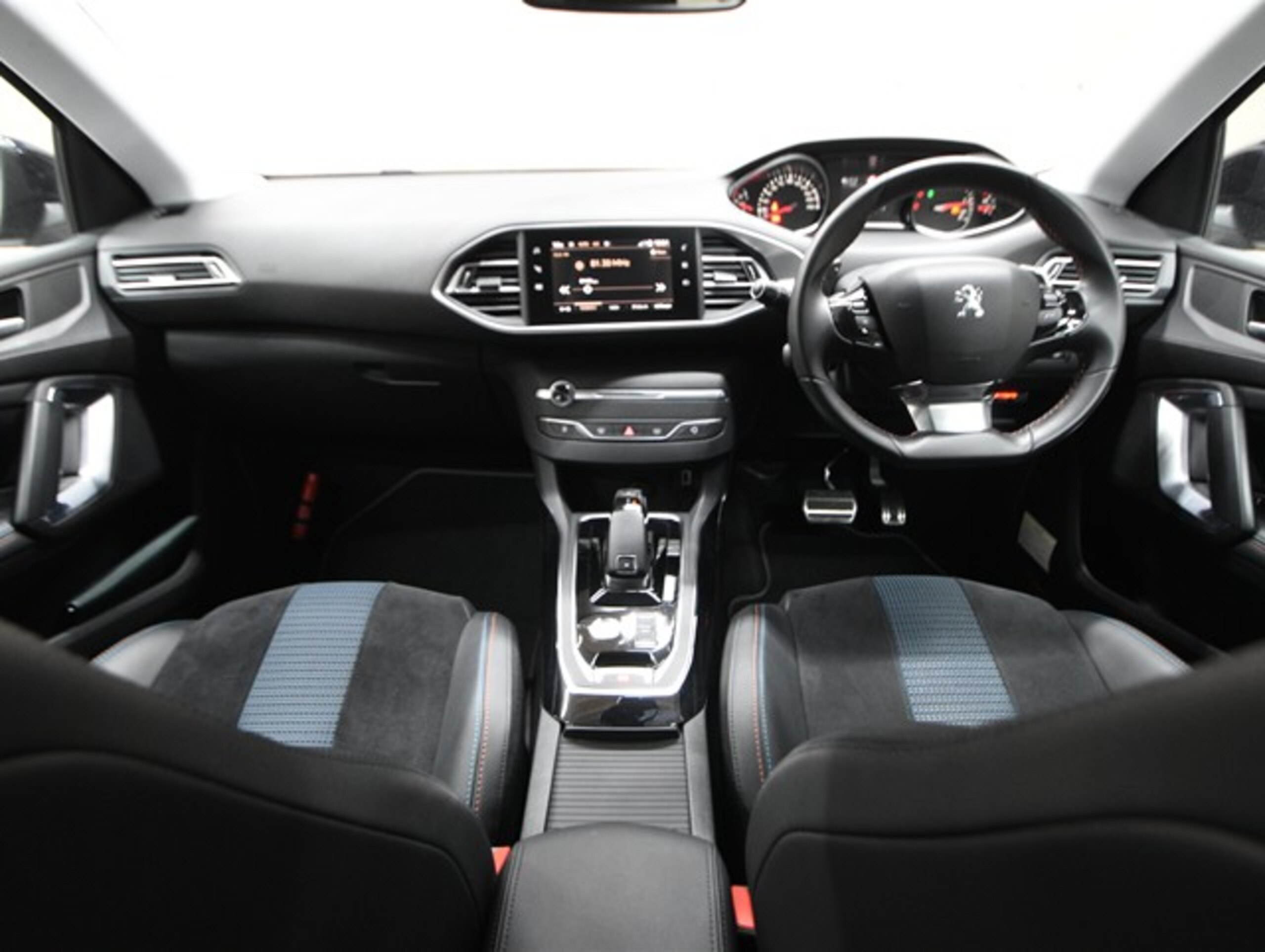 2020 Peugeot 308 — photo 3