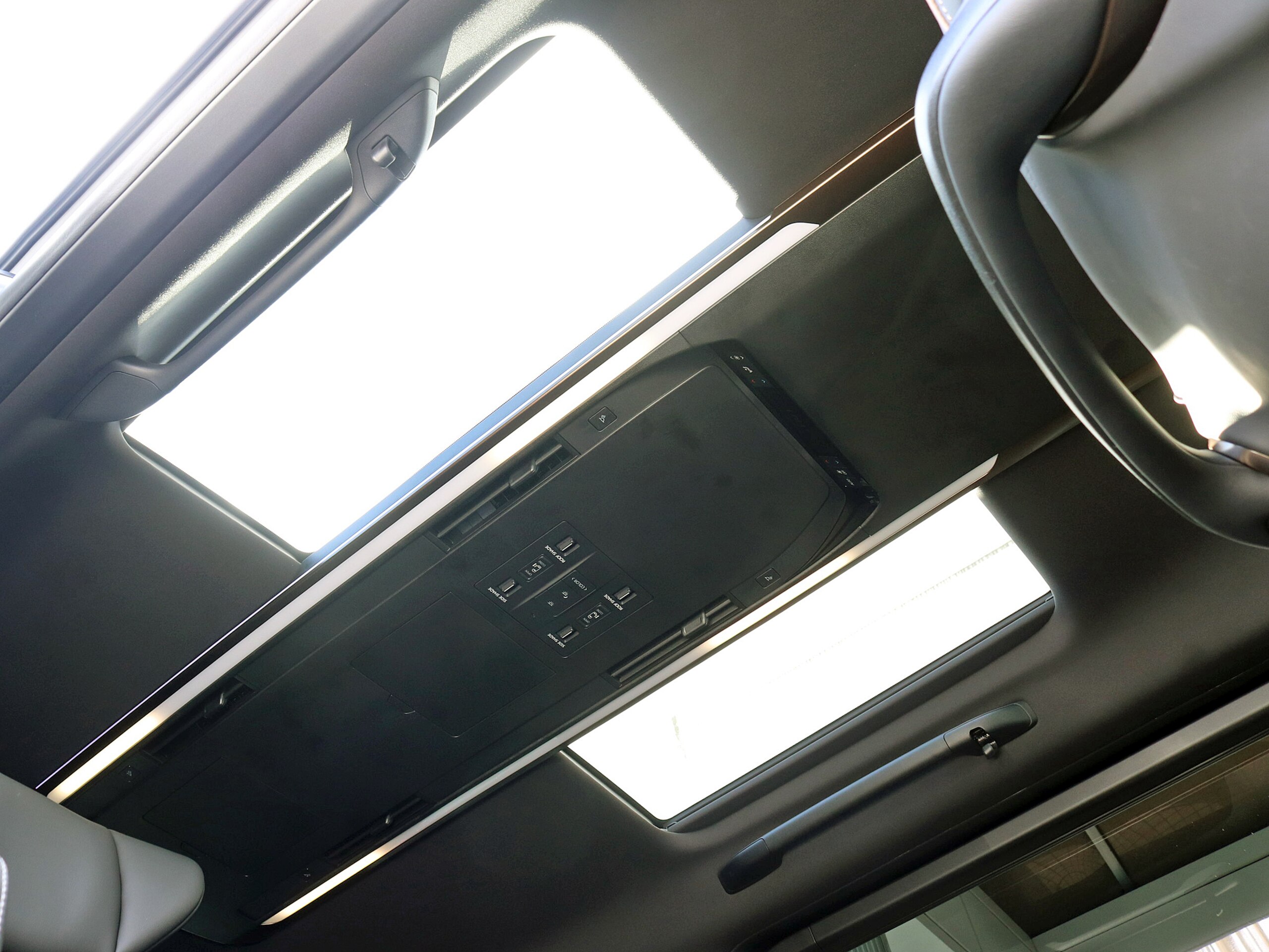 2024 Toyota Alphard — photo 3