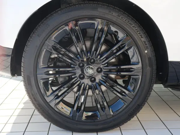 Land Rover Range Rover Autobiography 3.0L D350 Standard Wheelbase Diesel Turbo 4WD Certified Used Car Sliding Roof 23-inch Alloy Wheels Power Side Steps Front Seat Heater Cooler Massage ClearSight Interior Rearview Mirror Meridian Signature (Ostuni Pearl White (Premium Metallic) — photo 9