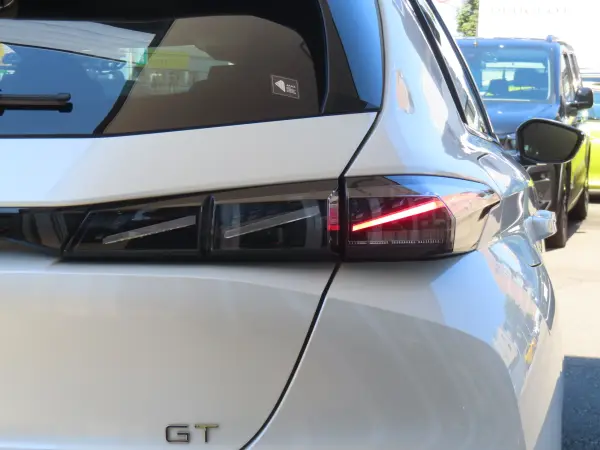 Peugeot 308GT BlueHDi Diesel Turbo — photo 8