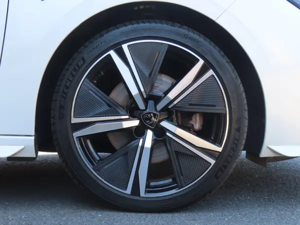 Peugeot 308GT BlueHDi Diesel Turbo — photo 9