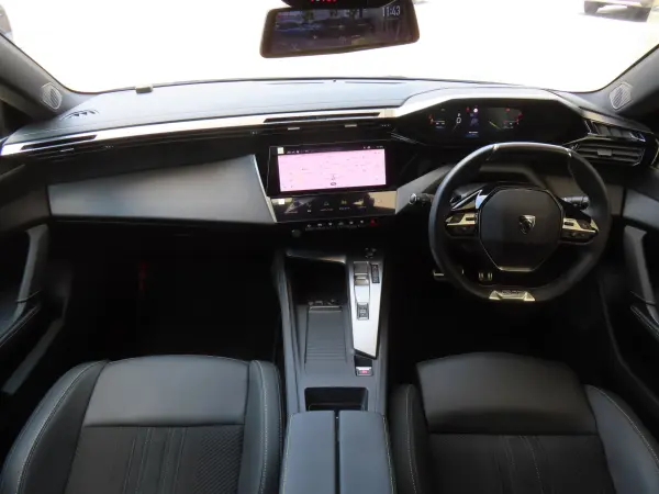 2023 Peugeot 308 — photo 2