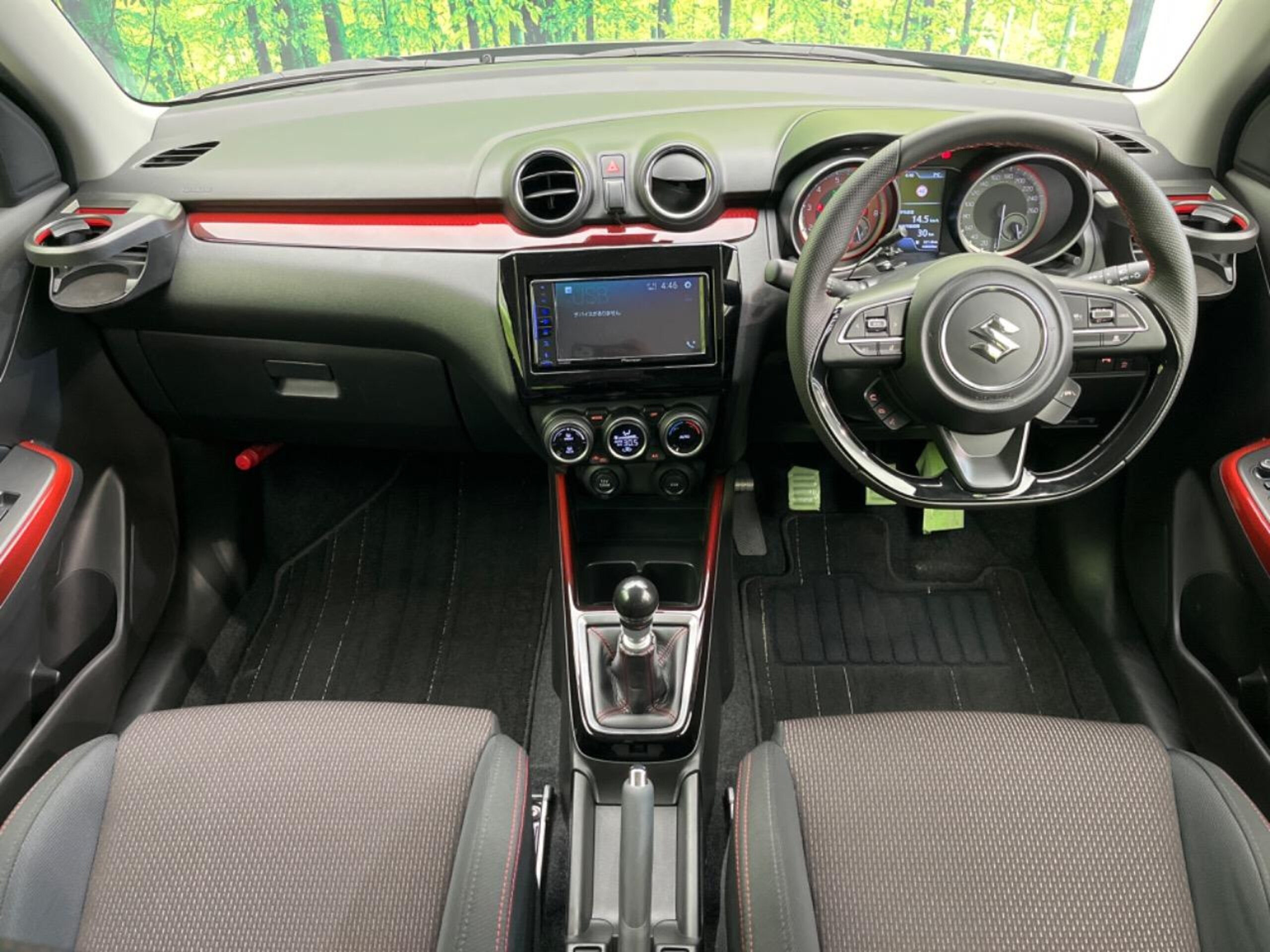 2023 Suzuki Swift — photo 2