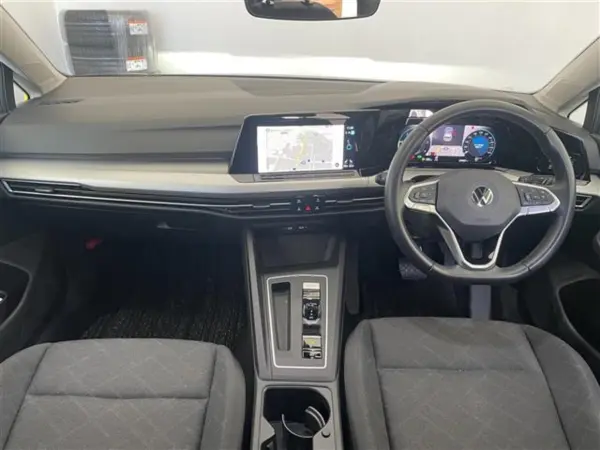 2022 Volkswagen Golf — photo 2