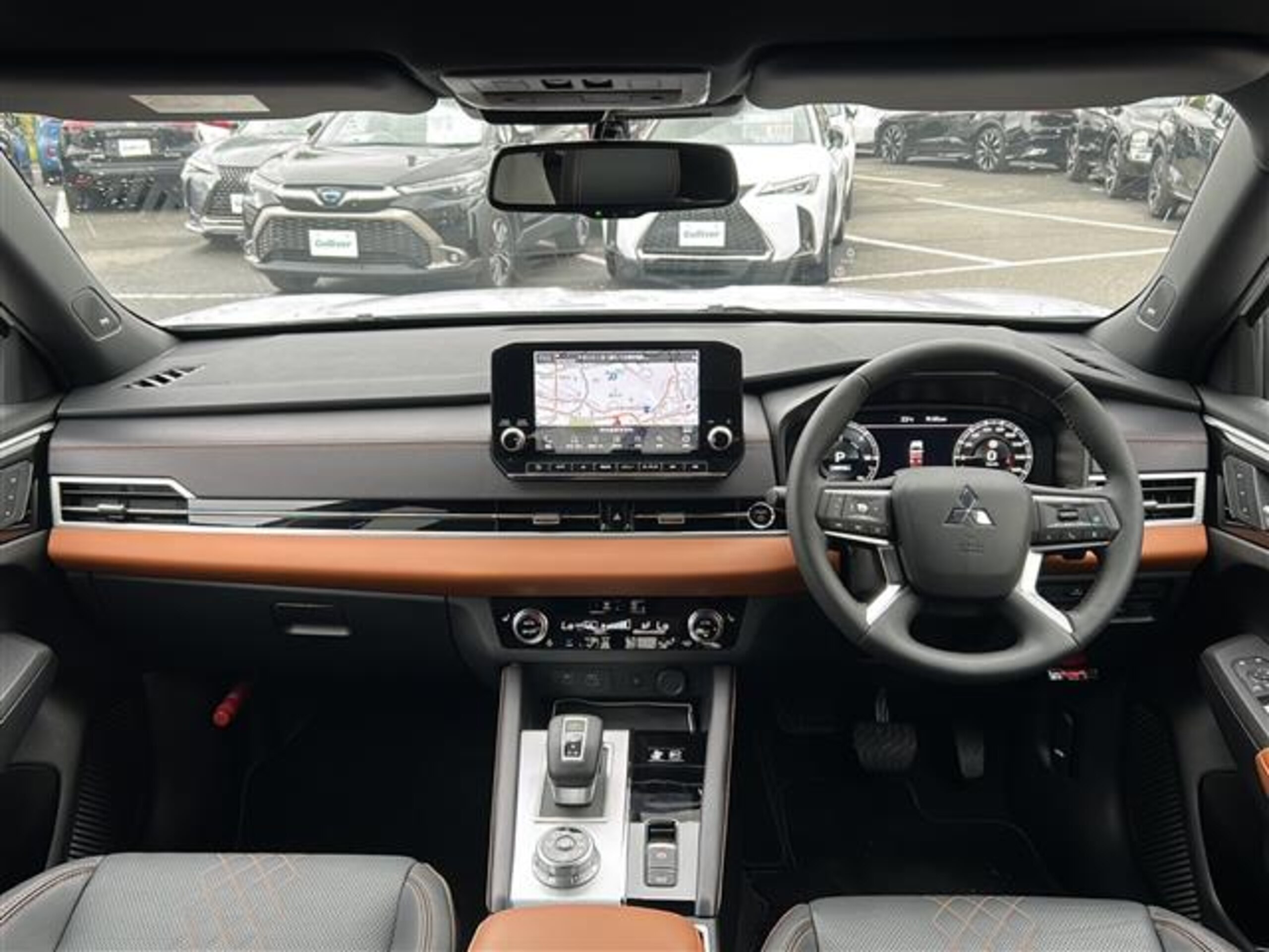 2023 Mitsubishi Outlander — photo 2