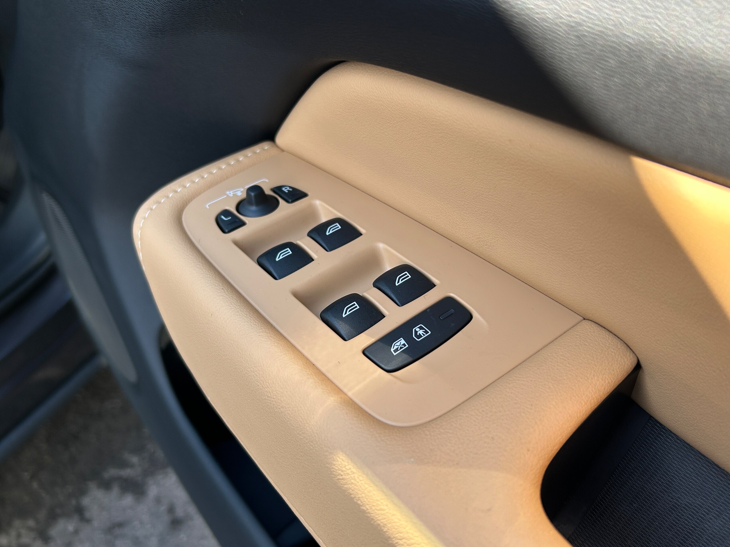 Volvo XC60 B5 AWD Inscription 4WD — photo 8