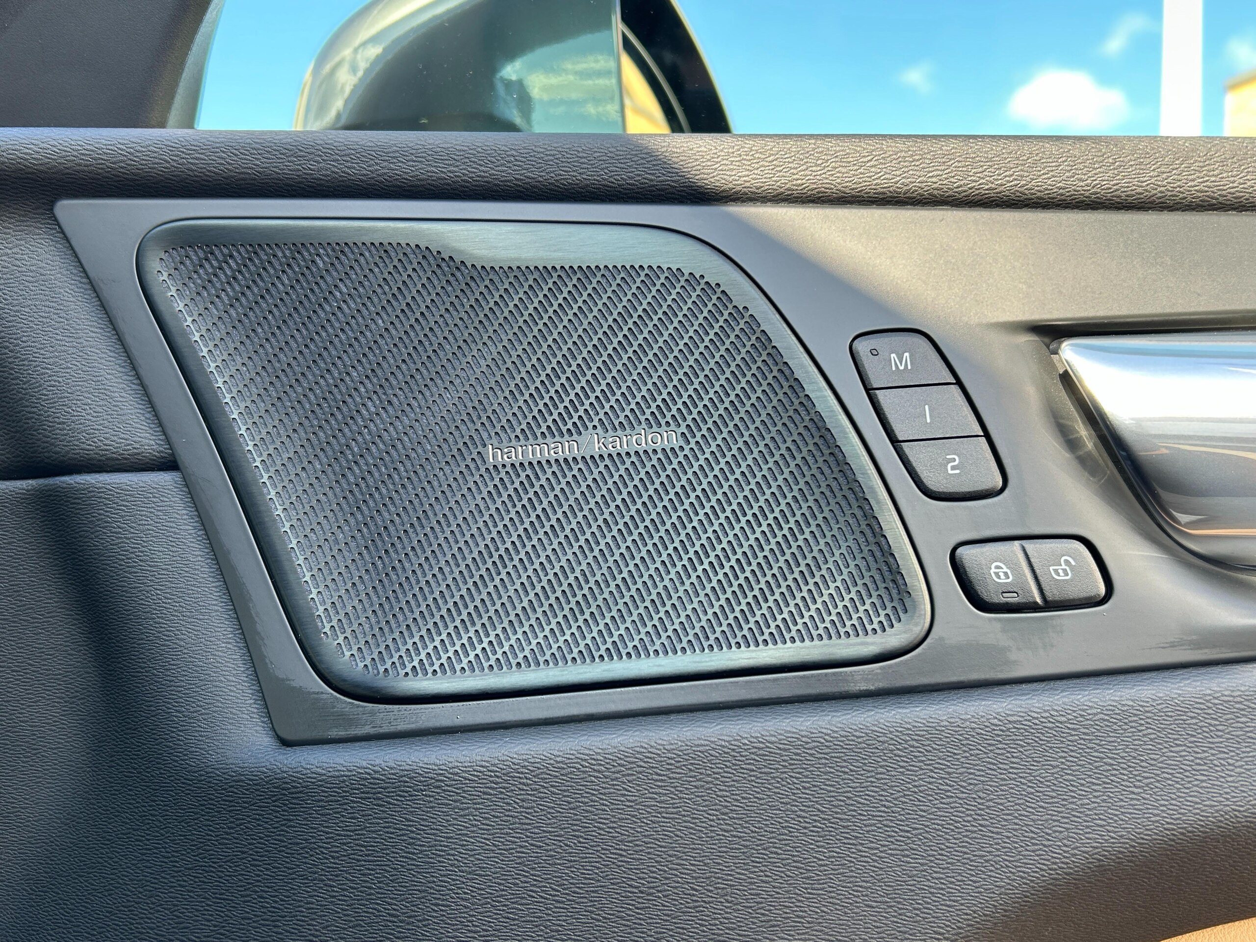 Volvo XC60 B5 AWD Inscription 4WD — photo 9