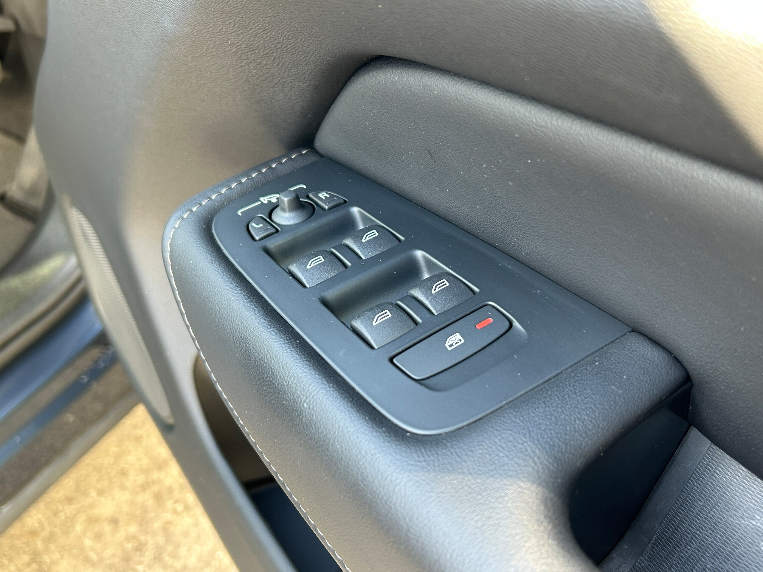 Volvo XC60 B5 AWD Inscription 4WD — photo 8