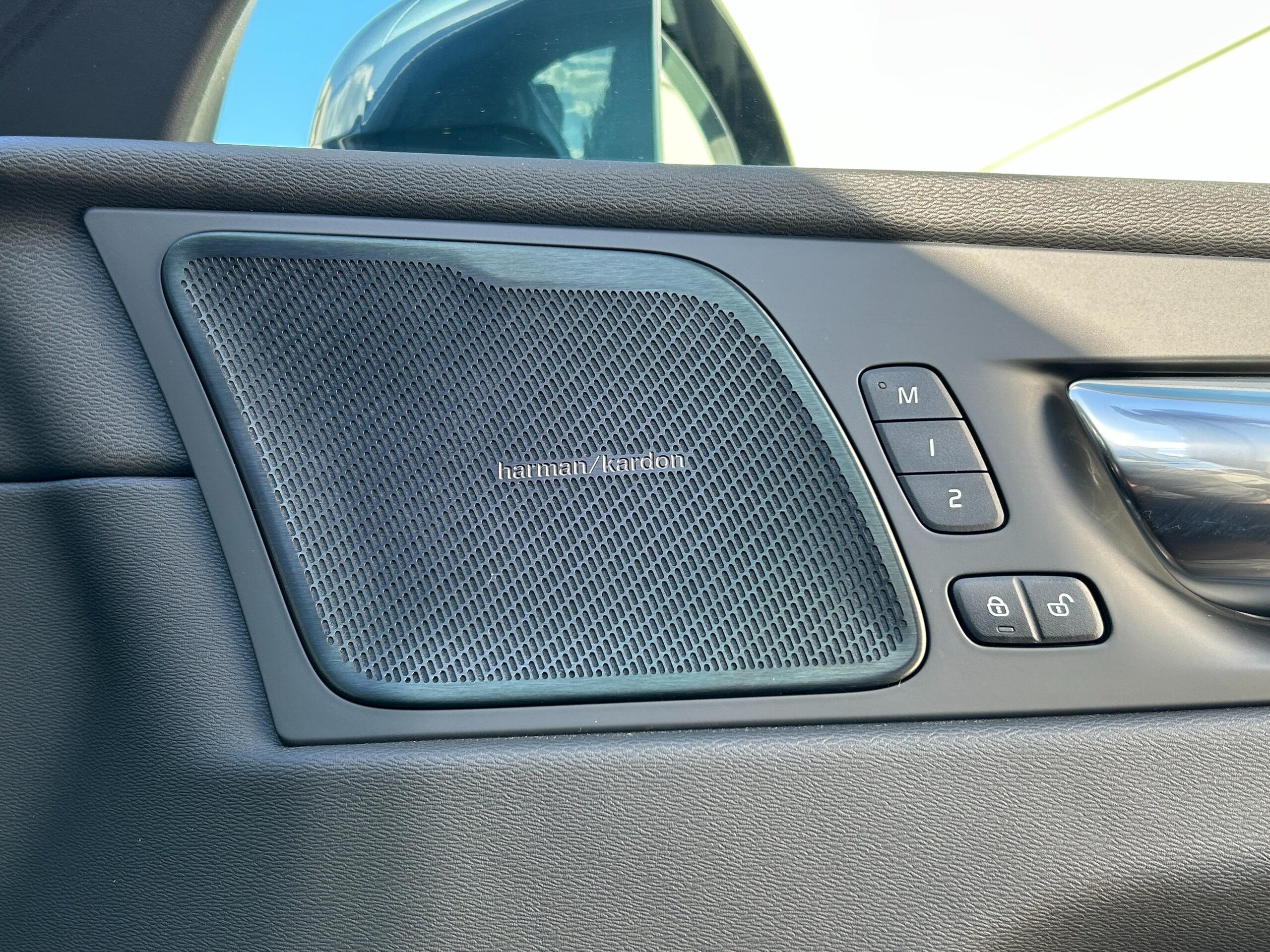 Volvo XC60 B5 AWD Inscription 4WD — photo 9