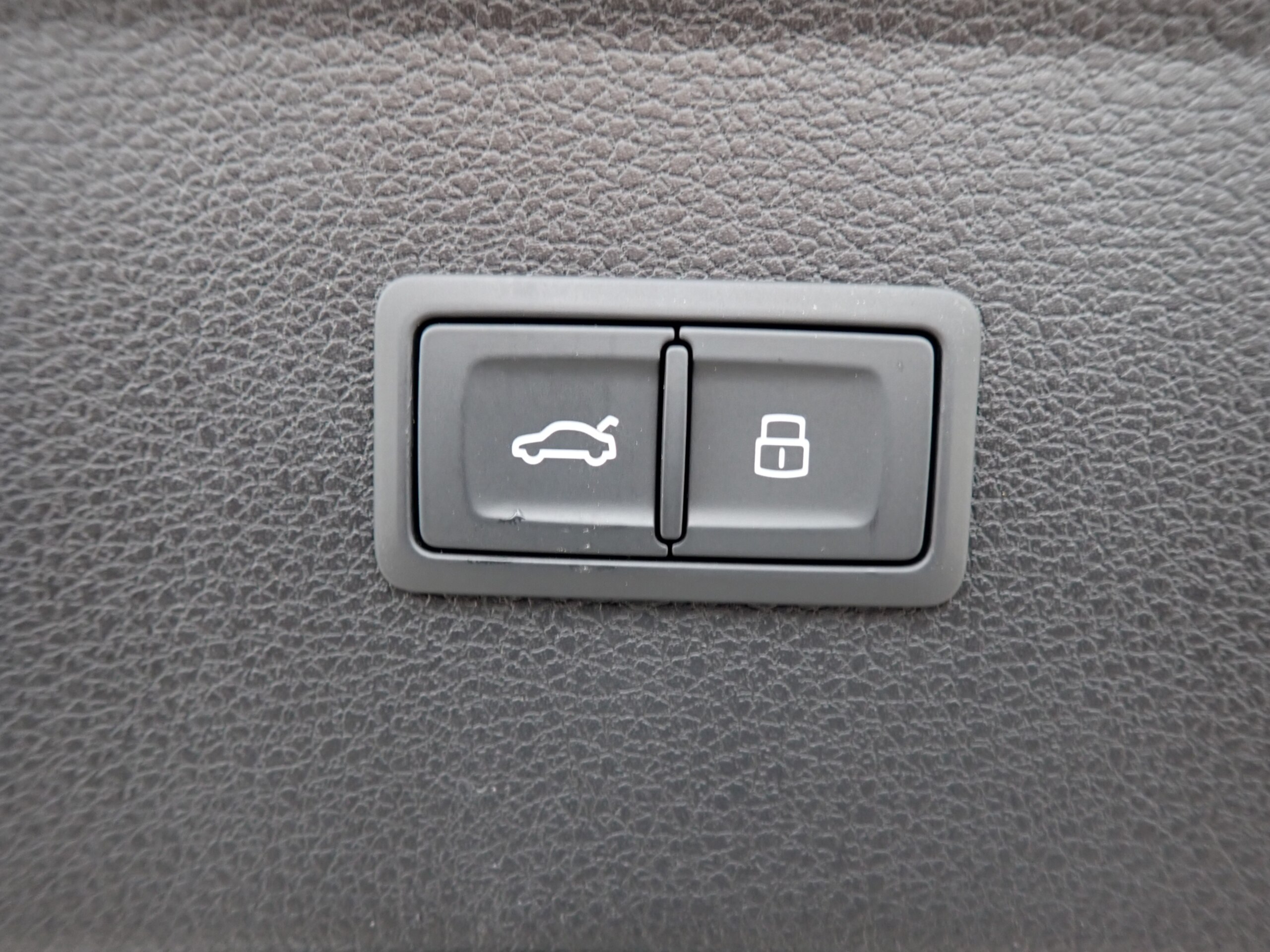 Audi Q5 40 TDI Quattro S Line Diesel Turbo 4WD — photo 9