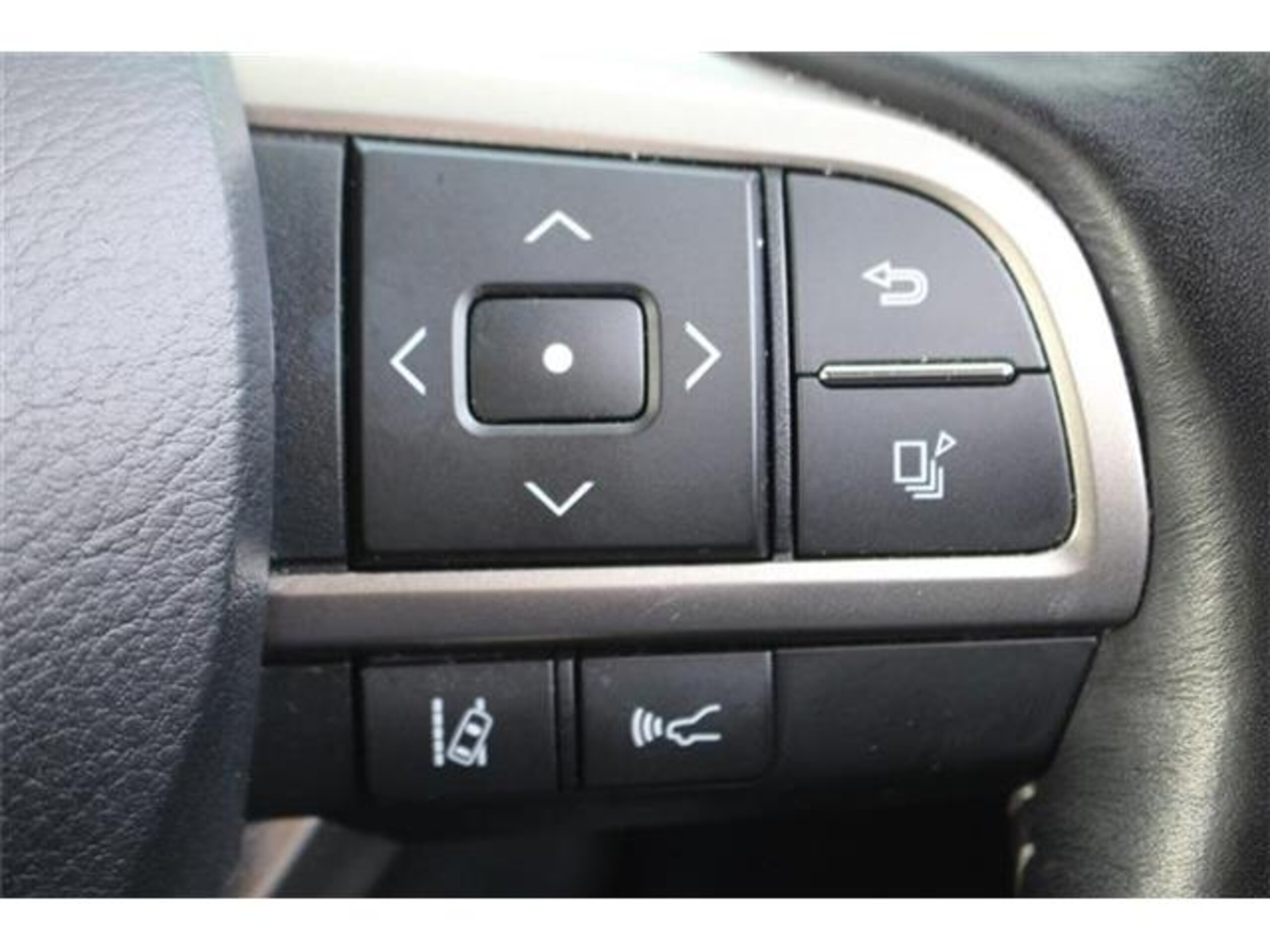 Lexus RX450hL 4WD — photo 7