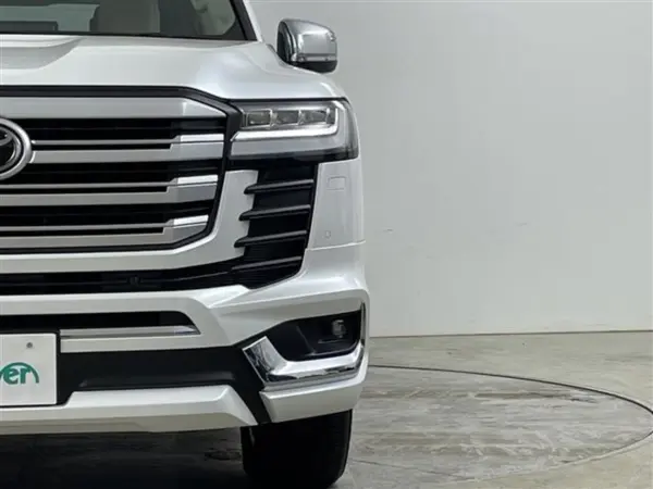 Toyota Land Cruiser 300 3.5 ZX 4WD JBL Rear Entertainment Cool Box Electric Diff HUD — photo 9