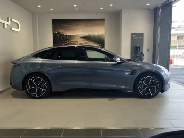 BYD Seal AWD with Display Audio, Seat Heaters, Blind Spot Monitor, Power Seats, Alloy Wheels (Arctic Blue) — photo 7