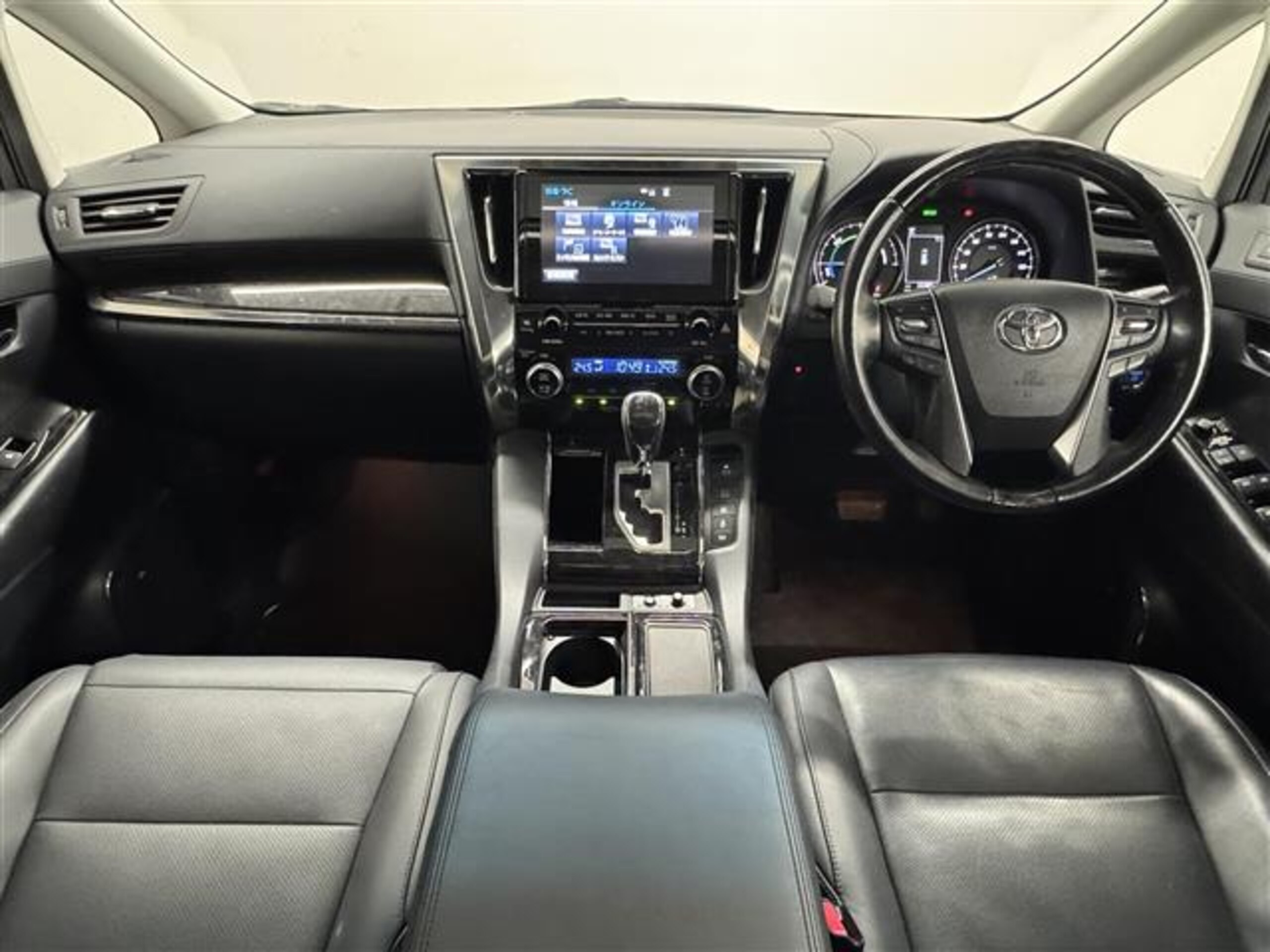 2019 Toyota Alphard — photo 2